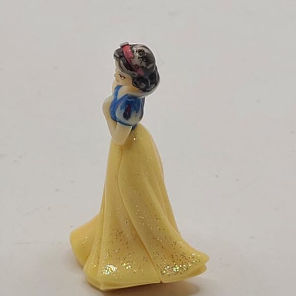 Disney Snow White Figure – Princess Cake Topper – Collectible Fairy Tale Toy - Picture 2 of 5